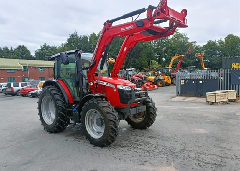 Massey Ferguson 5711M CAB Tractor