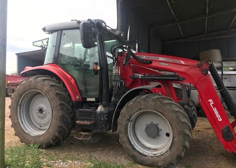 Massey Ferguson 5712SESD4 Tractor