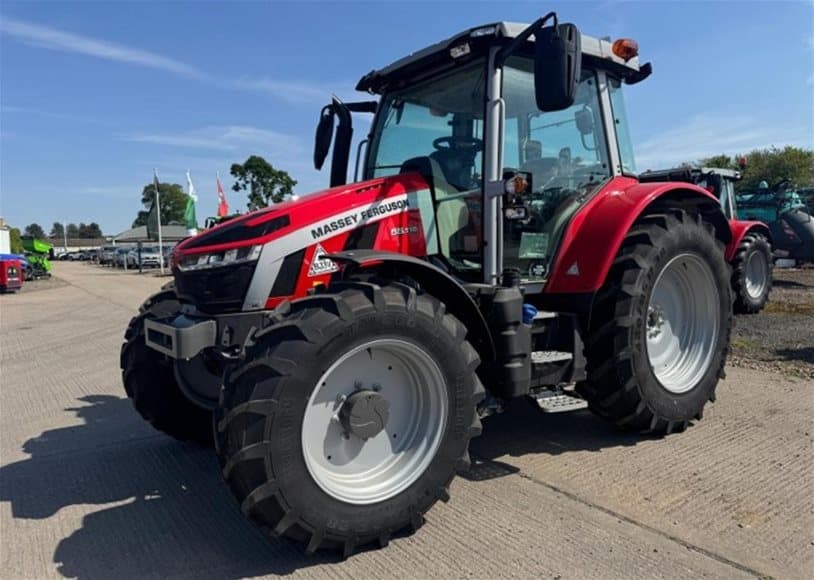 Massey Ferguson 5S.115ESD4 Tractor