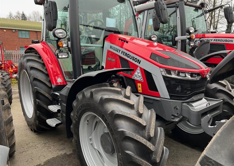 Massey Ferguson 5S.135EFD4 Tractor