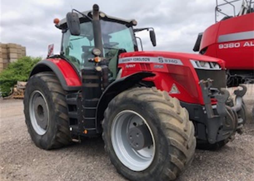 Massey Ferguson 8740 Tractor