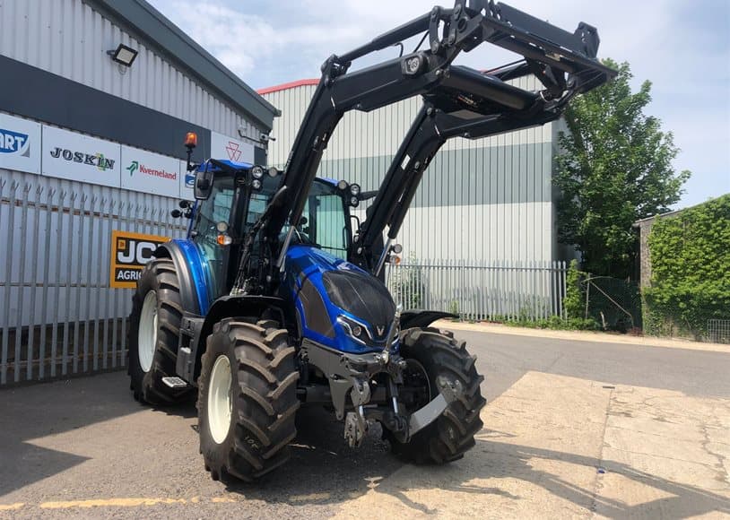 Valtra G125EA Tractor