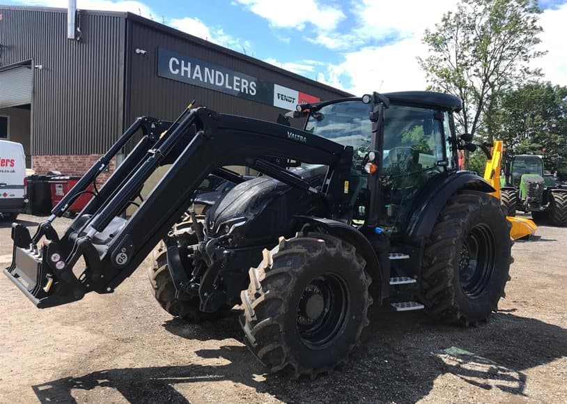 Valtra G135A Tractor