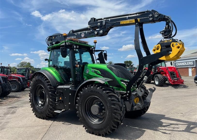 Valtra T235A Tractor