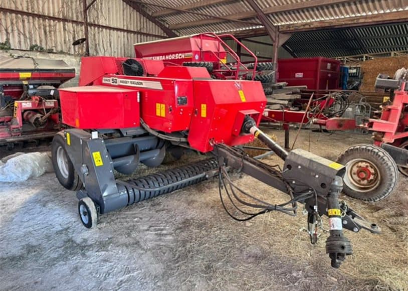 Massey Ferguson 1842S Baler (Square)