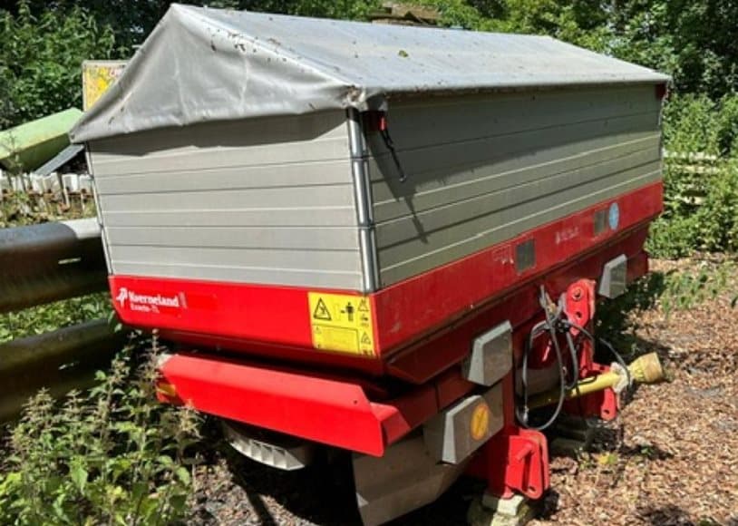 Kverneland TL3900 Broadcaster