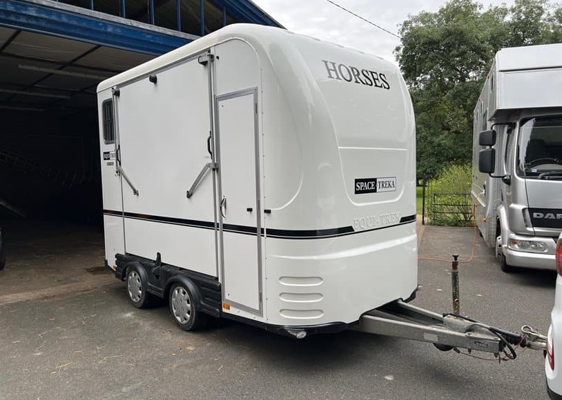Equi-Trek SPACETREKA Horse Box