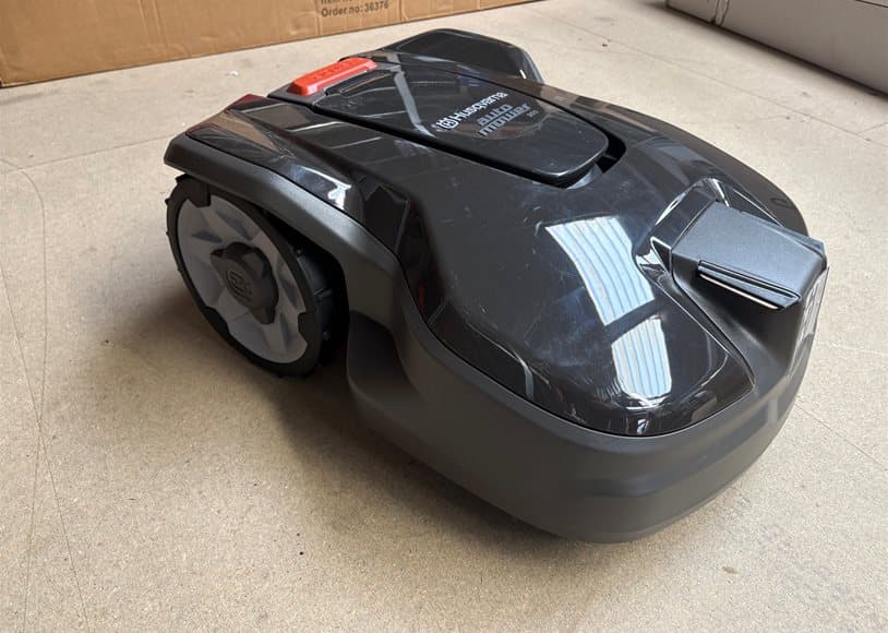 Husqvarna 305 Robotic Mower