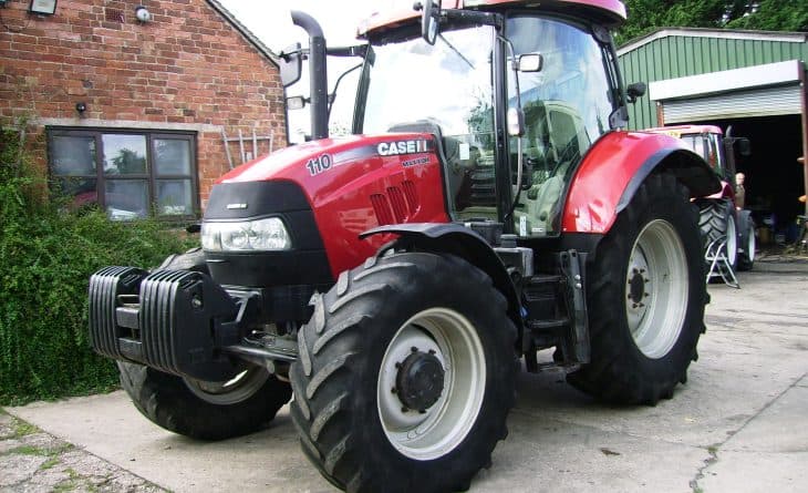 2015 Case Maxxum 110 4wd Tractor, Full suspension, 40K, Air Con, Weights, 2015 and Only 7,400 hours.