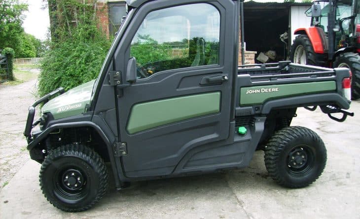 2019 John Deere XUV865M Gator with Full Cab, 50 K/PH, Only 368 hours, Electric Tip, Excellent