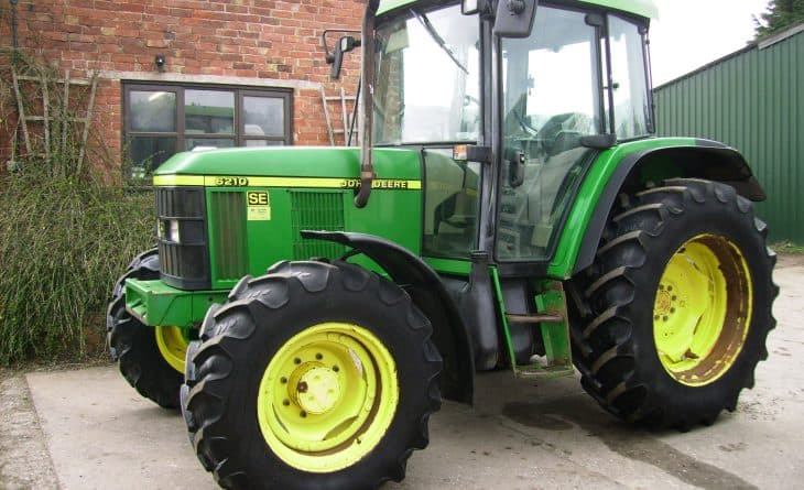 2002 John Deere 6210 4wd SE, 16/16 Power Quad Transmission 38 K/PH, Air Con, 2002, Very tidy. SOLD