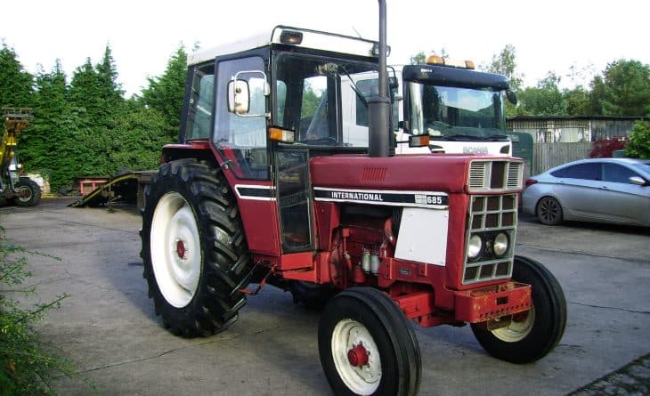 1983 International 685 2wd Standard, L-Cab, 1983, with 3,103 hours. SOLD