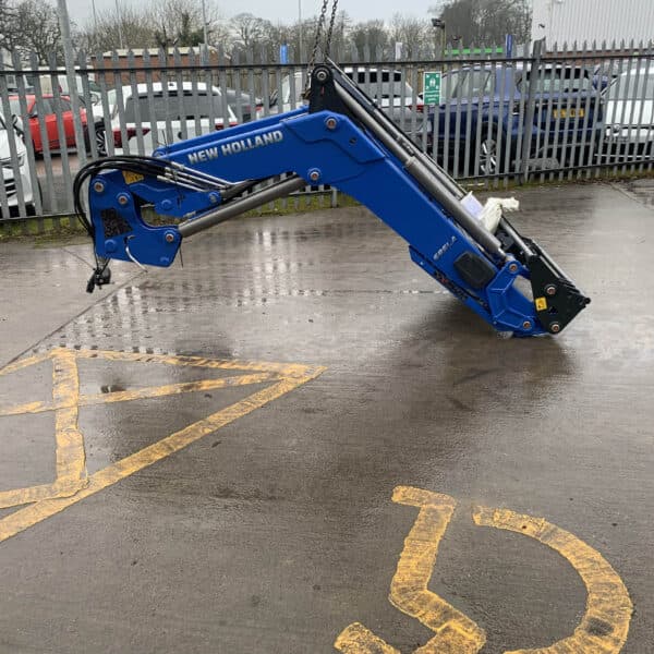 NEW New Holland 685LA Front Loader Boom For Sale